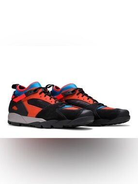 Sz 6.5 Nike ACG Air Revaderchi sneakers